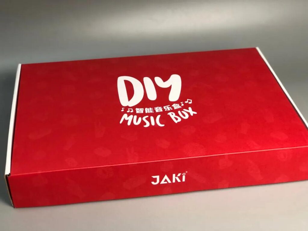 JAKI Building Blocks Christmas Carousel Music Box (2)